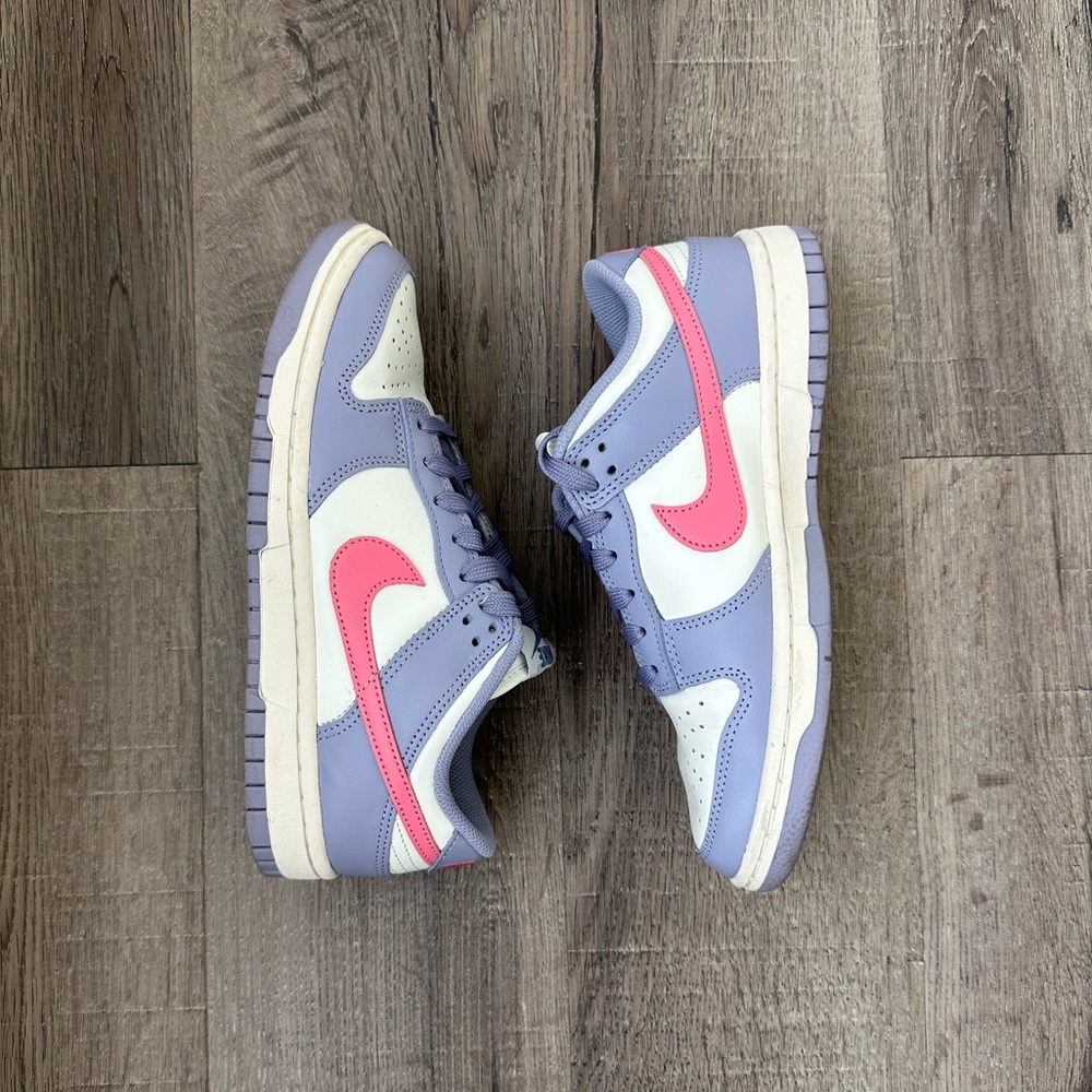 Nike Dunk Low in Indigo Haze/Sail/Coral
Chalk 🩷💜